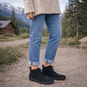 Duluth Trading Women's SZ 9.5 Seneca Falls Laced Ankle Boot Black Leather 21911